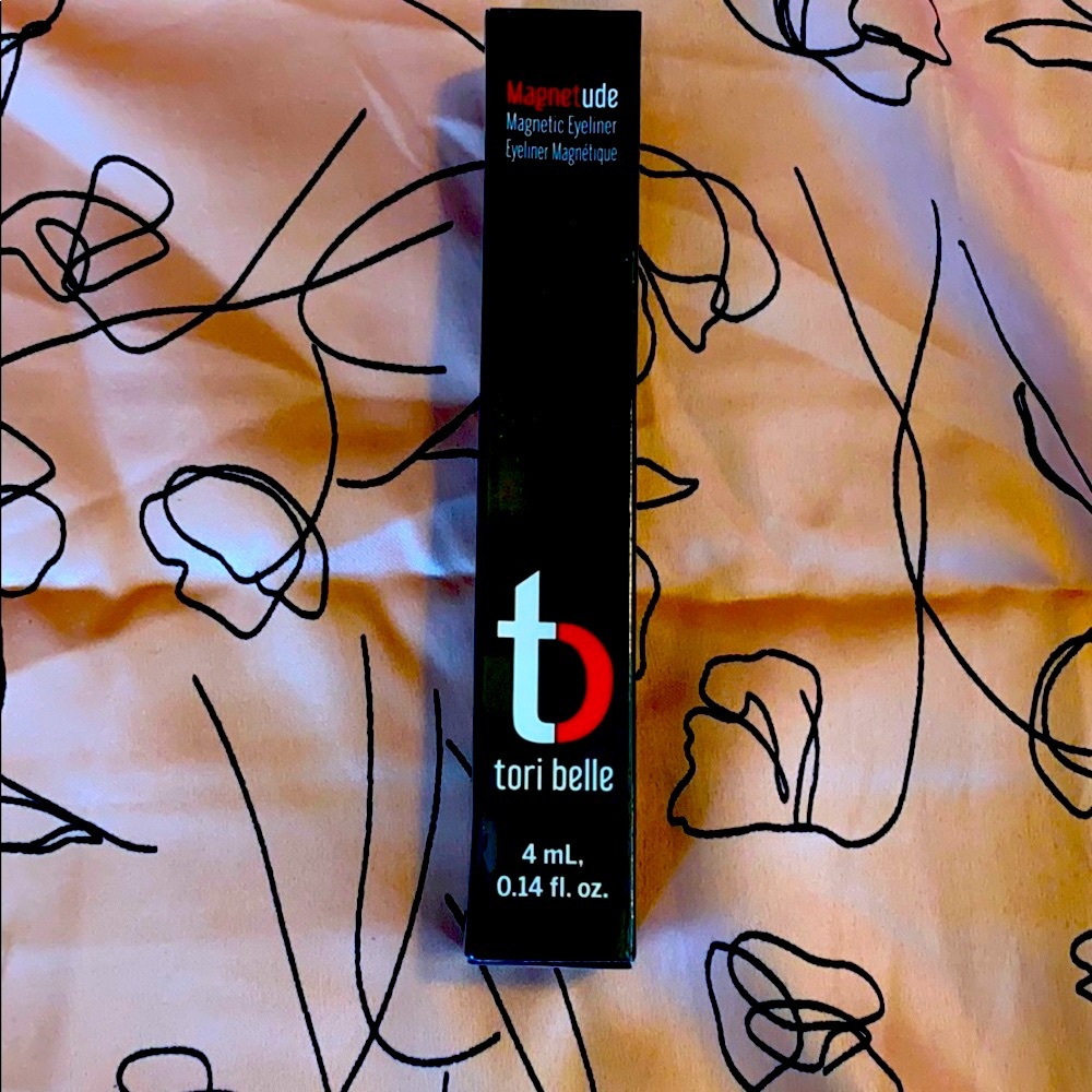 Tori Belle Magnetic Eyeliner